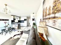 Kuchyň nebo kuchyňský kout v ubytování Family Apartment with Lake View | 73