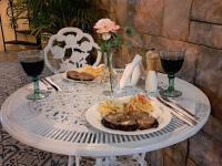 Еда / где поесть недалеко от отеля