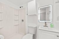 Perfect Location Near USC, 1Bedroom with Shared Accessにあるバスルーム