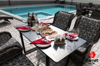 Jídlo v hotelu nebo okolí