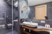 A bathroom at Excelsior Planet