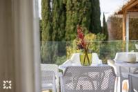 Balkón alebo terasa v ubytovaní Villa Mima by Abahana Villas