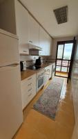 Kuchyň nebo kuchyňský kout v ubytování Apartments Madrid Suite Aeropuerto, IFEMA