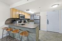 SunDestin Resort Unit 0217にあるキッチンまたは簡易キッチン