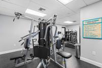 SunDestin Resort Unit 0217にあるフィットネスセンターまたはフィットネス設備