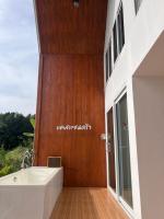 Cassandra Khaokho Resortにあるバルコニーまたはテラス