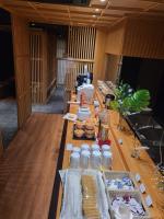 ホテルの敷地内または近くでの食事または食べ物