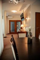 Televízia a/alebo spoločenská miestnosť v ubytovaní Hotel Kuracyjny Spa & Wellness