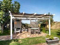 A garden outside Holiday Home Rêve d'Or by Interhome