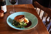 Jídlo v hotelu nebo okolí