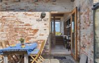Patio nebo venkovní prostory v ubytování Cozy Home In Vejby With Kitchen