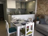 A kitchen or kitchenette at Los tres castells