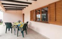 Posedenie v ubytovaní 2 Bedroom Beautiful Apartment In Rovinj