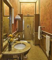 A bathroom at Capri Moon Guest House