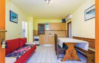 Kuchyňa alebo kuchynka v ubytovaní Nice Apartment In Povile With Wifi