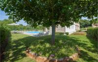 Basen w obiekcie Three-Bedroom Holiday Home In Kmacici lub w pobliżu