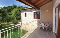 Balkon lub taras w obiekcie Three-Bedroom Holiday Home In Tinjan