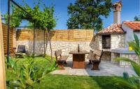 Vonkajšia záhrada v ubytovaní Stunning Home In Labin With Wifi