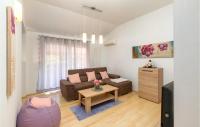 Część wypoczynkowa w obiekcie Holiday Home Peroj Lxxiii