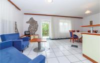Posedenie v ubytovaní 2 Bedroom Lovely Apartment In Grizane