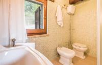 A bathroom at Villa Dei Girasoli