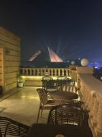 Půdorys ubytování Crowne Pyramids View inn