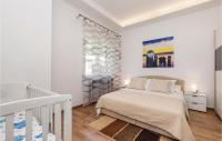 Posteľ alebo postele v izbe v ubytovaní Cozy Home In Viskovo With Wifi