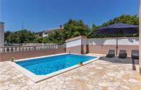 Bazén v ubytování Holiday Home Betiga Betiga nebo v jeho okolí