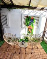 Zahrada ubytování Ibiscus Apt with Pool, walk to beach, Harbour,Kato Paphos