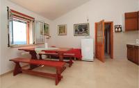 Kuchyň nebo kuchyňský kout v ubytování Holiday Home Zrnovo With Fireplace X