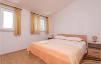 Posteľ alebo postele v izbe v ubytovaní Five-Bedroom Holiday Home In Orebic