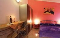 Posteľ alebo postele v izbe v ubytovaní Stunning Apartment In Pula With Wifi