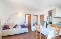 Kuchyňa alebo kuchynka v ubytovaní Holiday Home Gdinj With Sea View I
