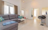 Posedenie v ubytovaní 2 Bedroom Amazing Apartment In Bilice