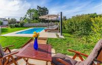 Bazén v ubytovaní Three-Bedroom Holiday Home In Premantura alebo v jeho blízkosti