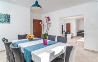 Plán poschodí v ubytovaní Six-Bedroom Holiday Home In Omis