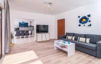 Plán poschodí v ubytovaní Six-Bedroom Holiday Home In Omis