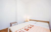 Posteľ alebo postele v izbe v ubytovaní 3 Bedroom Awesome Apartment In Senj