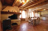 Televízia a/alebo spoločenská miestnosť v ubytovaní Holiday Home Banki V