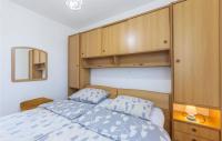 Posteľ alebo postele v izbe v ubytovaní One-Bedroom Apartment In Gajana