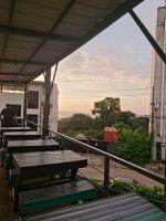 Ban công/sân hiên tại Pupa House - Capsule Hotel