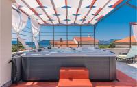 Balkon lub taras w obiekcie Lovely Home In Pinezici