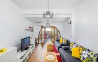 Telewizja i/lub zestaw kina domowego w obiekcie Lovely Home In Pinezici