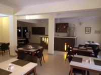 TV/trung tâm giải trí tại The Majorda Pristinne Hotel