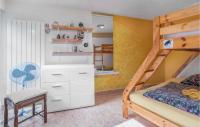 Postel nebo postele na pokoji v ubytování 2 Bedroom Nice Apartment In Grizane