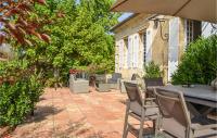 Vonkajšia záhrada v ubytovaní Nice Home In Saint-Christoly-De-Blaye