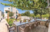 Balkón alebo terasa v ubytovaní Six-Bedroom Holiday Home In Zagvozd