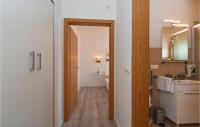 Plán poschodí v ubytovaní Beautiful Apartment In Okrug Gornji