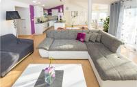 Kuchyň nebo kuchyňský kout v ubytování Pet Friendly Home In Zaton