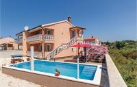 Bazén v ubytování Holiday Home Betiga Betiga Iii nebo v jeho okolí